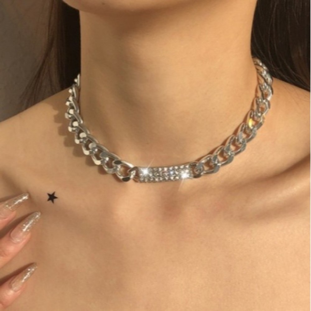 💗Rectangle Rhinestone Pendent Choker! - Picture 4 of 6